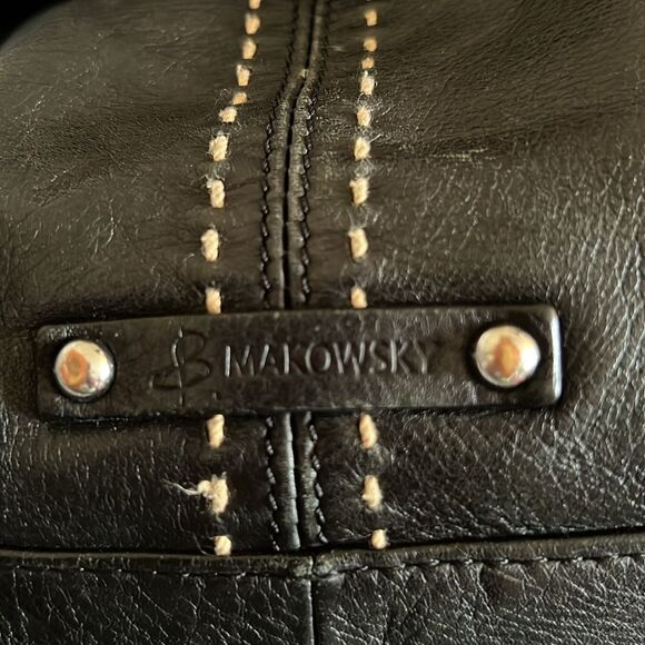 B. Makowsky Cynthia Glove Leather Convert Messenger Bag-Black Contrast stitch - Picture 7 of 7